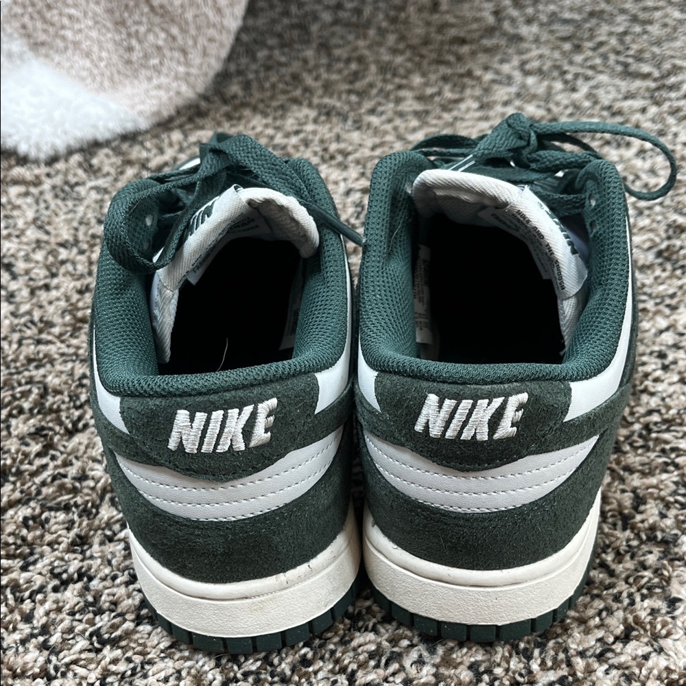 Nike dunks - Picture 3 of 4